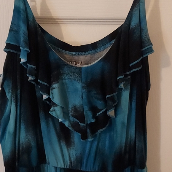 Dress - Picture 2 of 4